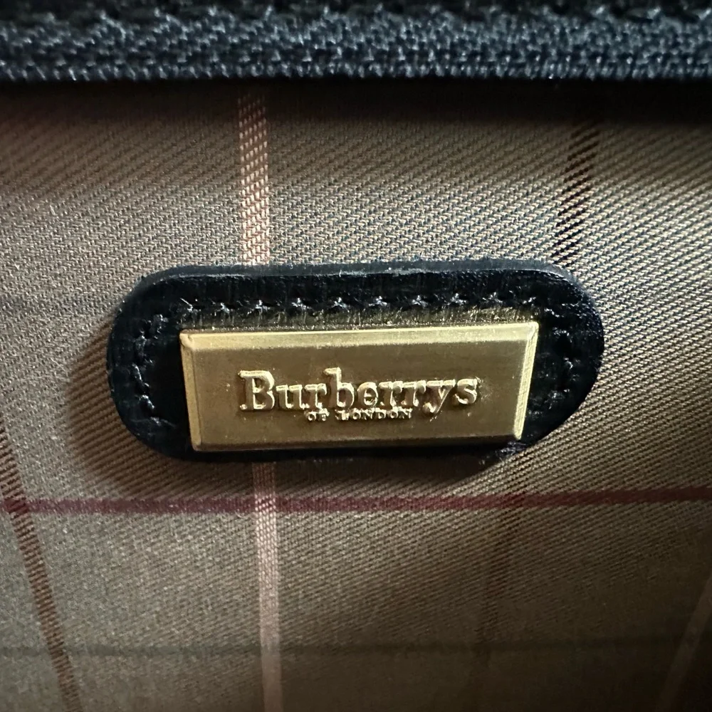 Burberry’s Briefcase Business Bag – Includes Lock/Key & COA Burberry - Authentic - Picture 4 of 14